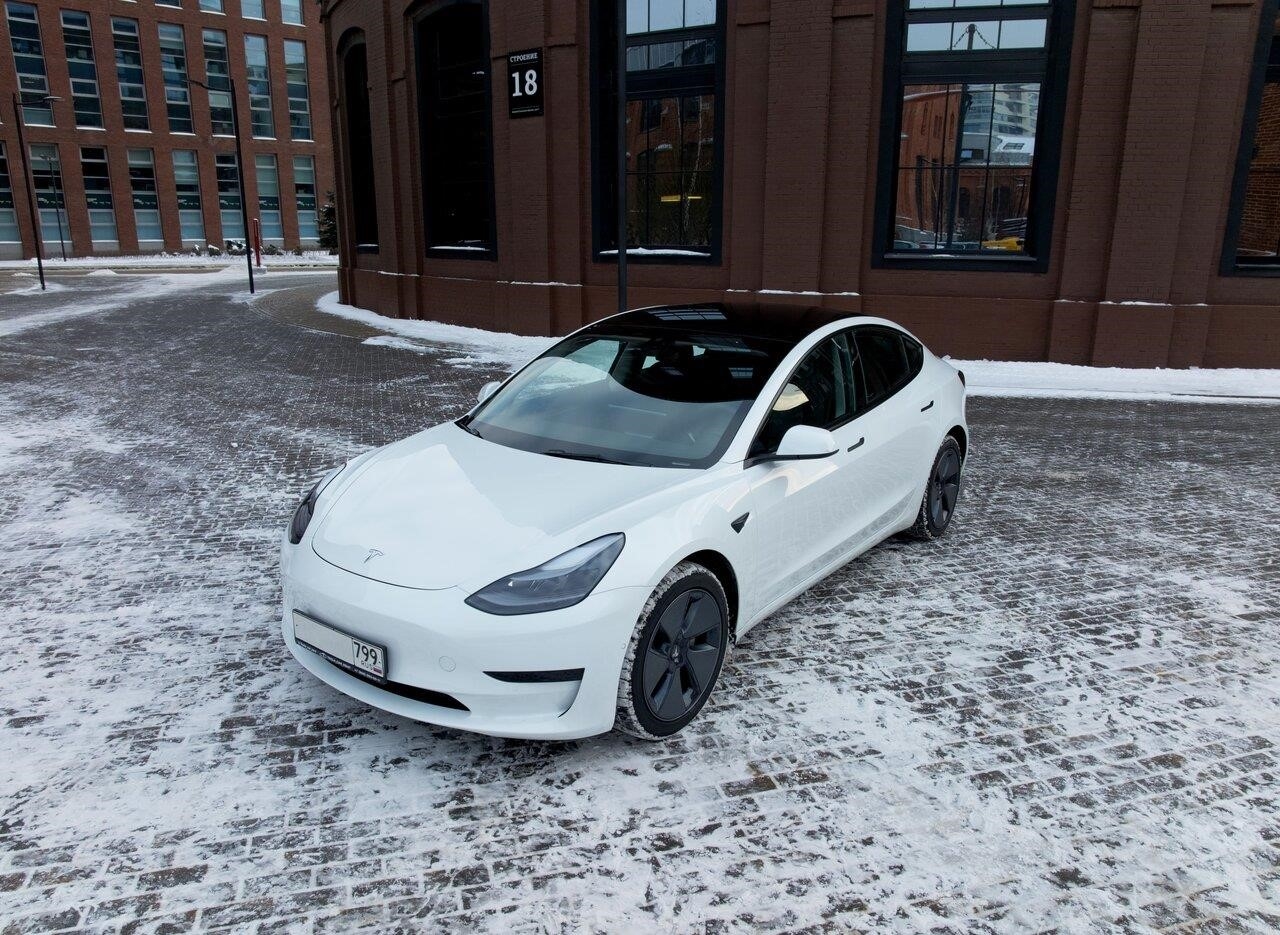 Tesla car rent в Москве Партийный переулок, 1