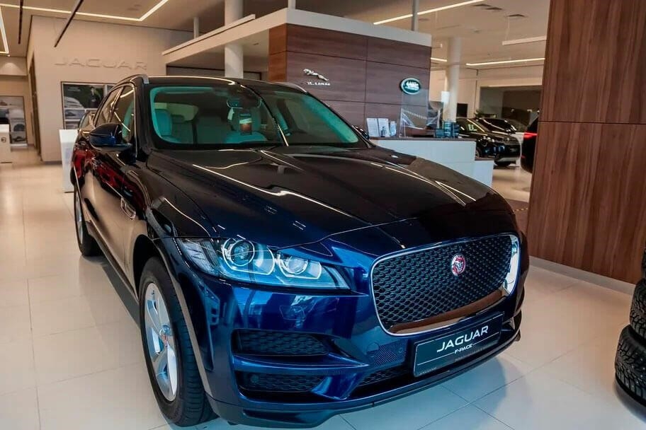 Jaguar РОЛЬФ Октябрьская в Санкт-Петербурге Октябрьская набережная, 8, корп. 3